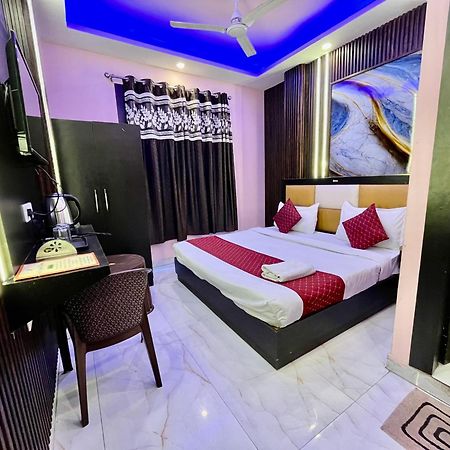 Отель Jupiter Plaza Delhi Airport Нью-Дели Экстерьер фото