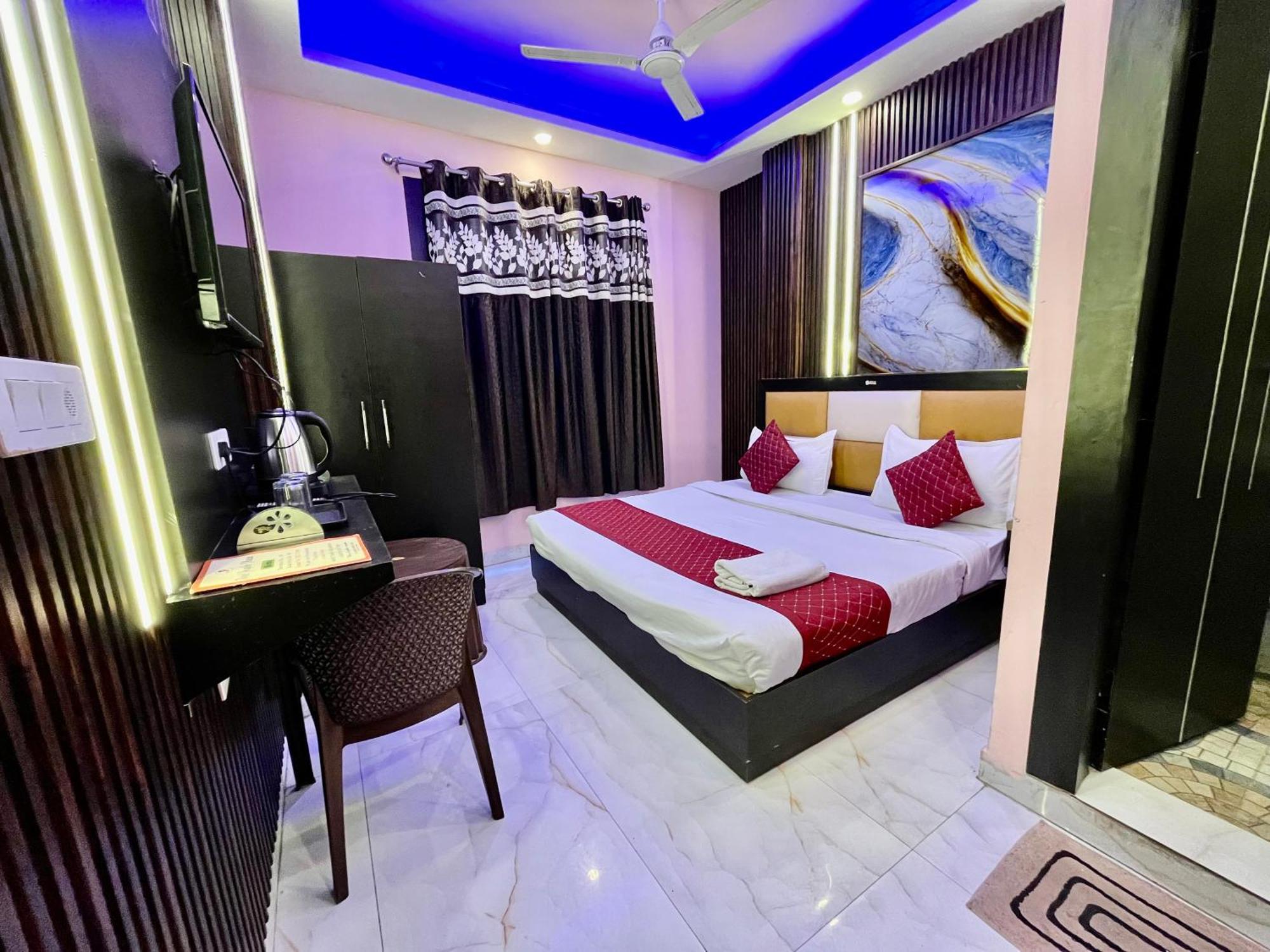 Отель Jupiter Plaza Delhi Airport Нью-Дели Экстерьер фото