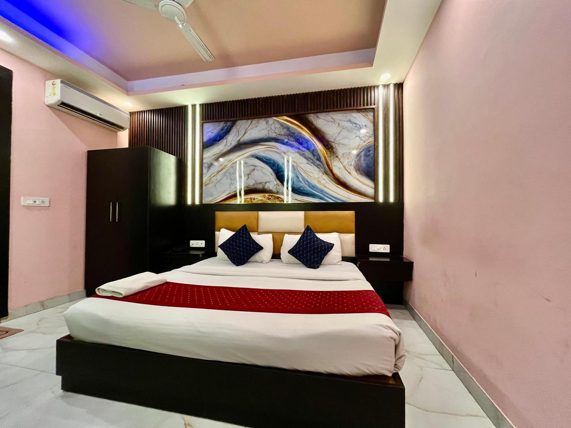 Отель Jupiter Plaza Delhi Airport Нью-Дели Экстерьер фото