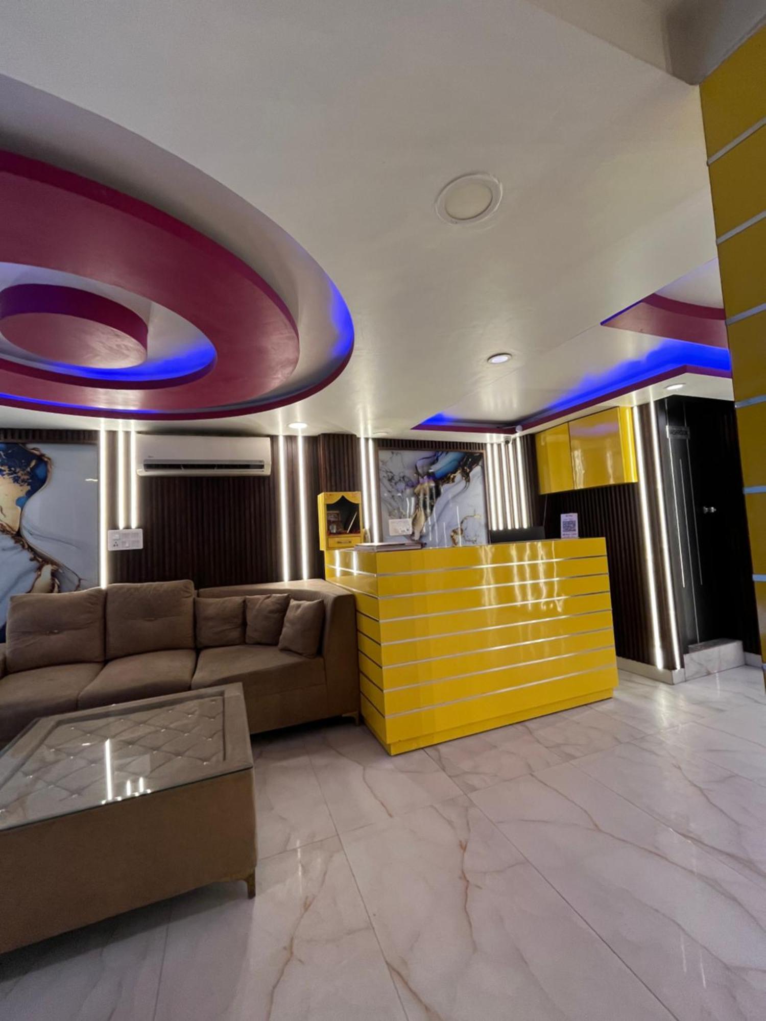 Отель Jupiter Plaza Delhi Airport Нью-Дели Экстерьер фото