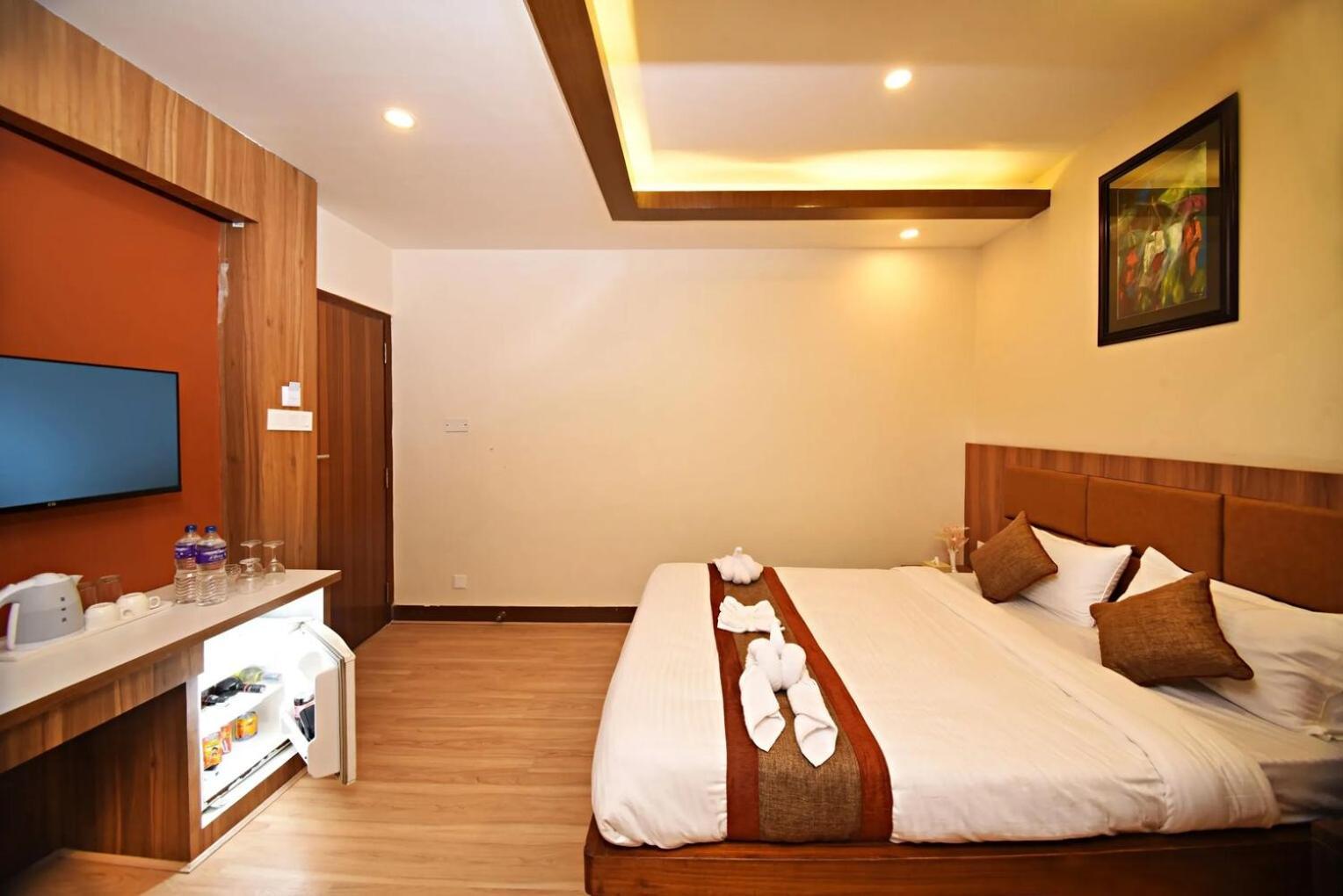 Отель Jupiter Plaza Delhi Airport Нью-Дели Экстерьер фото